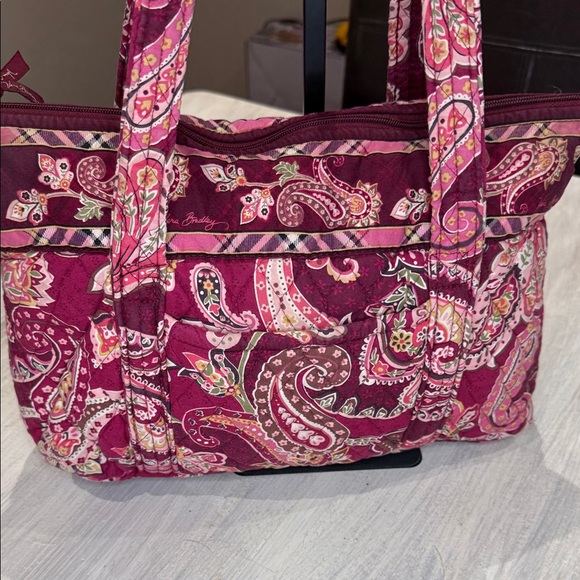 Vera Bradley Pink Paisley Tote and Wallet Set with Vera Bradley Keychain - Picture 7 of 11